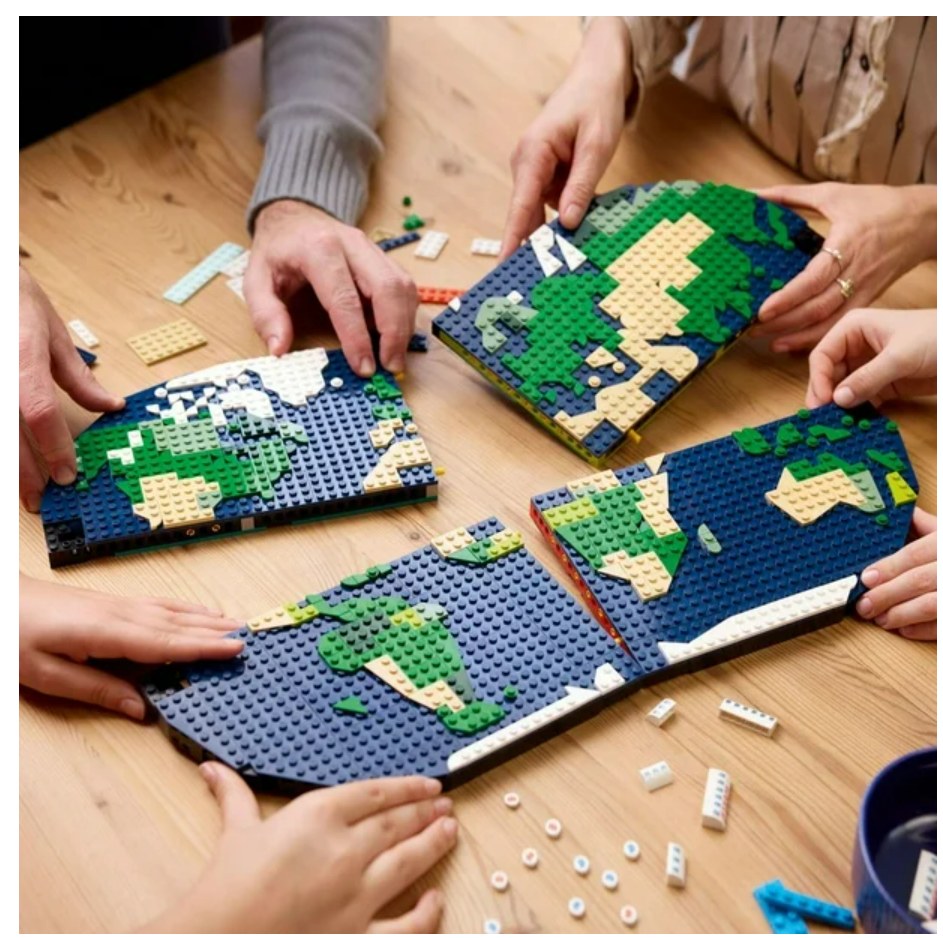 LEGO Travel Moments Building Set, World Map for Classrooms, Kids Puzzle for Ages 14 and up, 41838