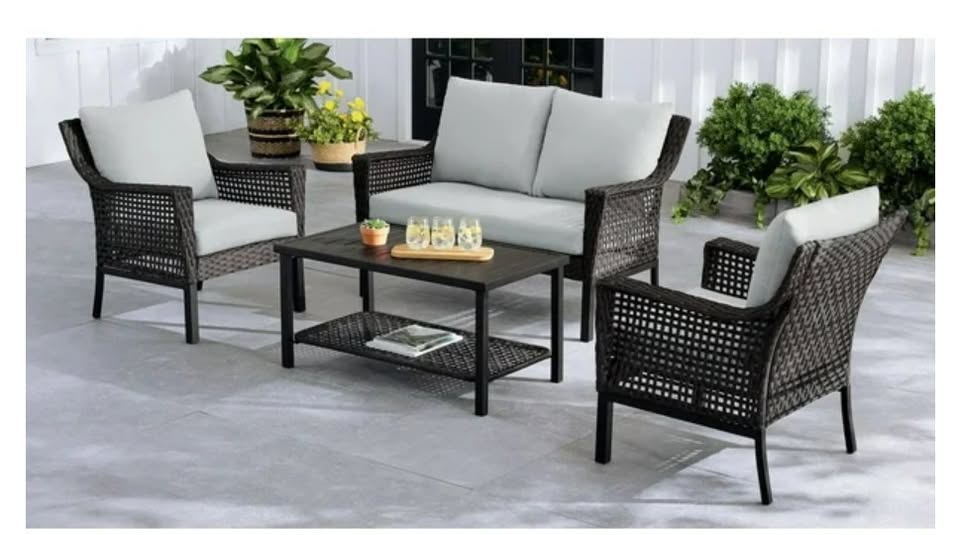 HOMETRENDS Belmont 4-Piece Patio Conversation Set