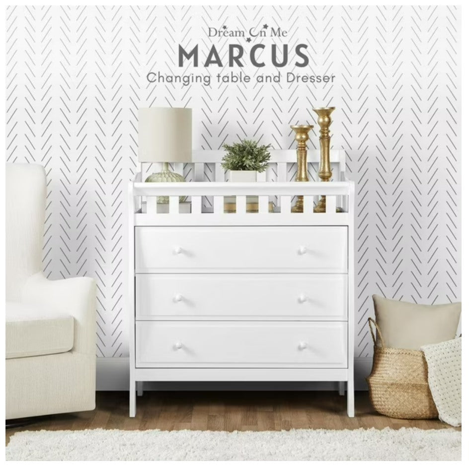 Dream On Me Marcus changing Table and Dresser, 3 spacious drawers